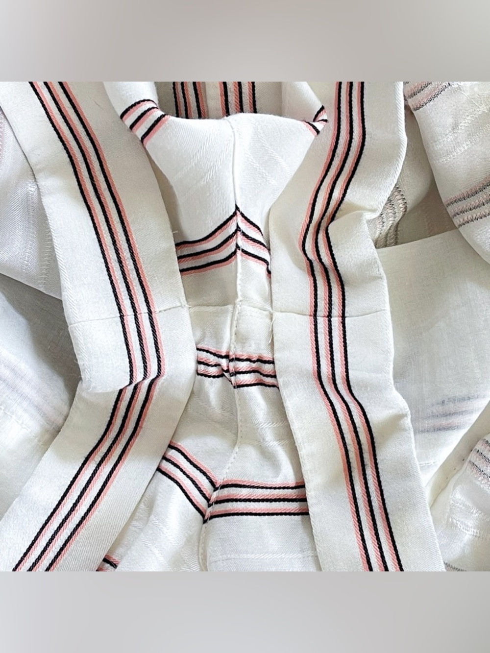Joie Carvel High Waist Striped Shorts Porcelain Ivory Size 8 NWT - Picture 3 of 9